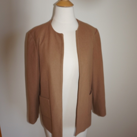 Harve Benard Jackets & Blazers - Harve Benard short camel blazer